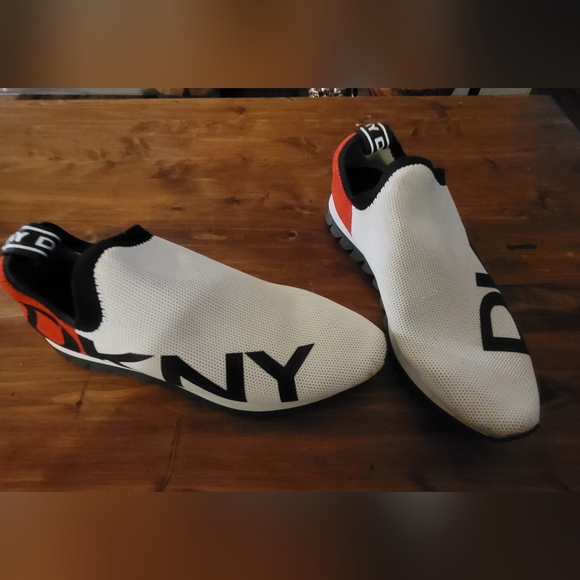 🎈 DKNY Sneakers - Picture 6 of 6